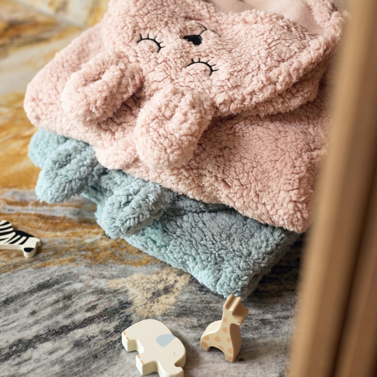 COUVERTURE PORTEFEUILLE BUNNY - WILD ROSE - Lina et Compagnie