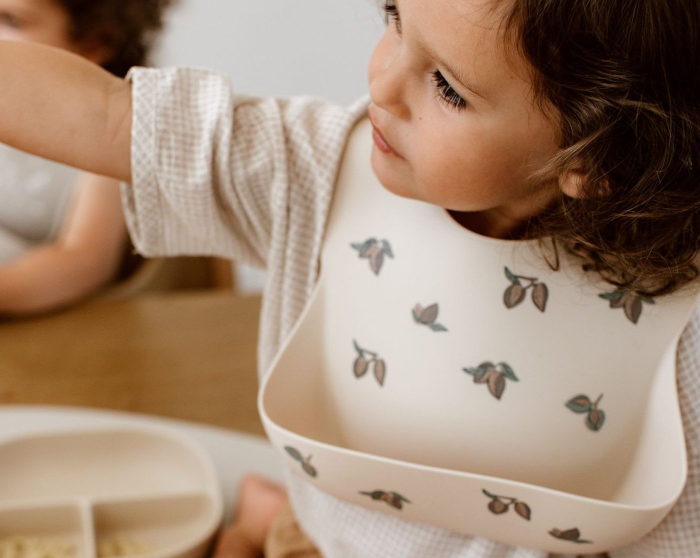 Bavoir en Silicone - Amandes - Lina et Compagnie