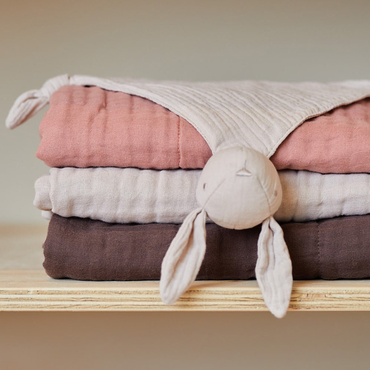 Doudou Attache Tétine Lapin - Nougat - Lina et Compagnie