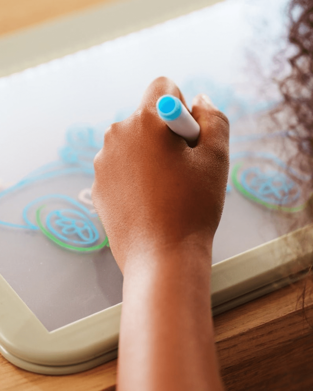 Tablette à dessin lumineuse - Lina et Compagnie