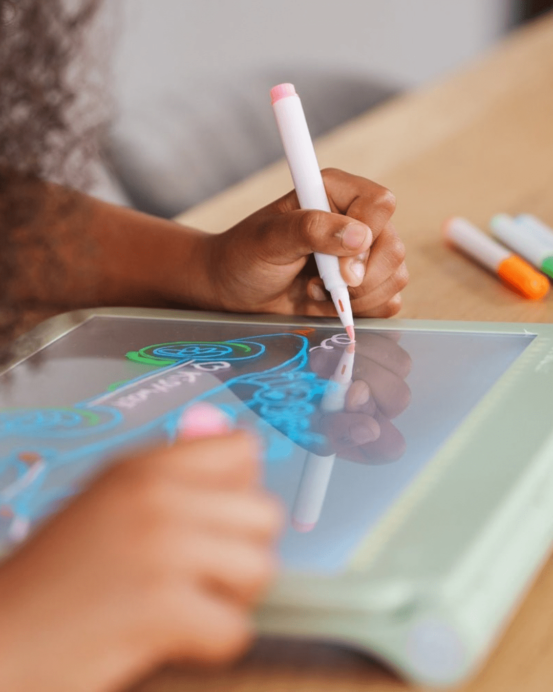 Tablette à dessin lumineuse - Lina et Compagnie
